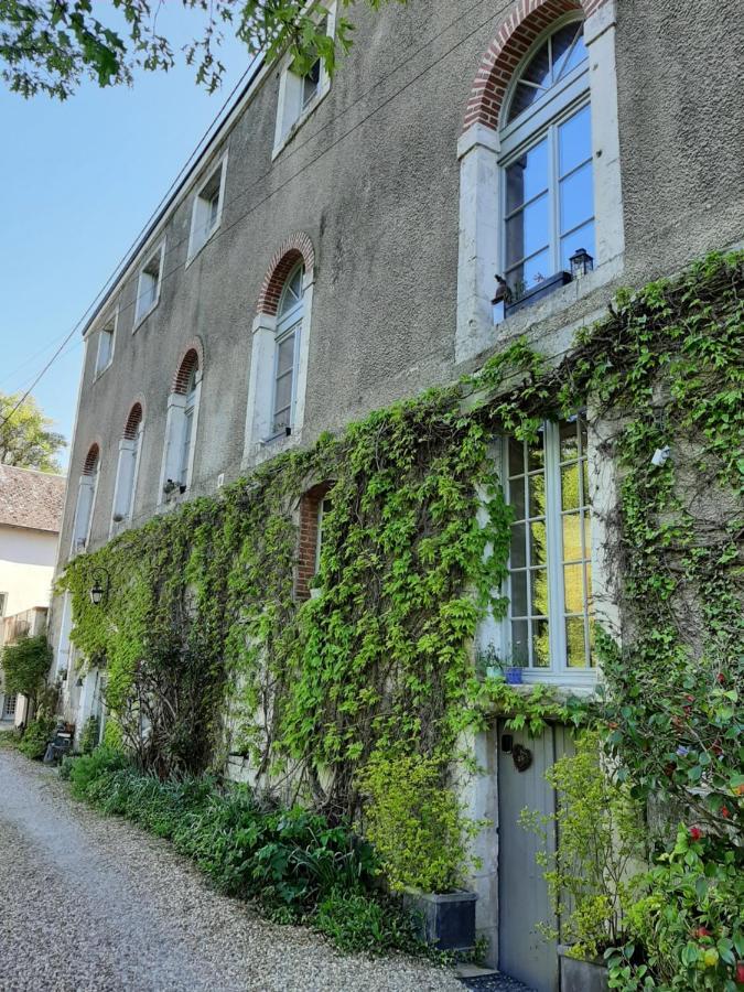 Dans Moulin Au Bord De L'Eau, Appartement Chaleureux Saint-Pryvé-Saint-Mesmin Exterior photo